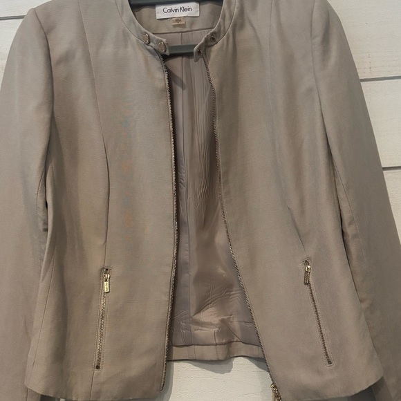 Calvin Klein Women's Beige Blazer in size 8. Great condition! - Picture 4 of 10
